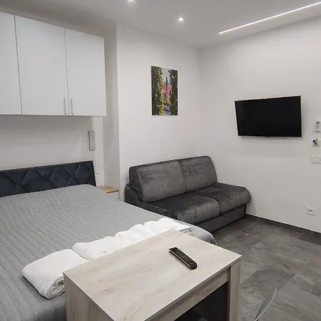 Gio בית הארחה 3*